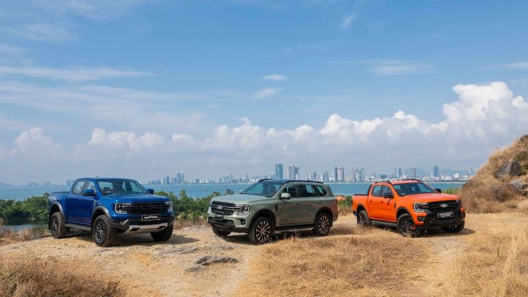 Ranger Raptor và Everest Platinum sử dụng động cơ xăng trên phiên bản 2026