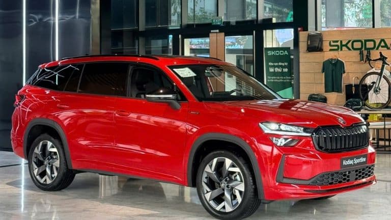 Skoda Kodiaq 2026 bổ sung tính năng, tăng giá gần 150 triệu đồng tại Việt Nam