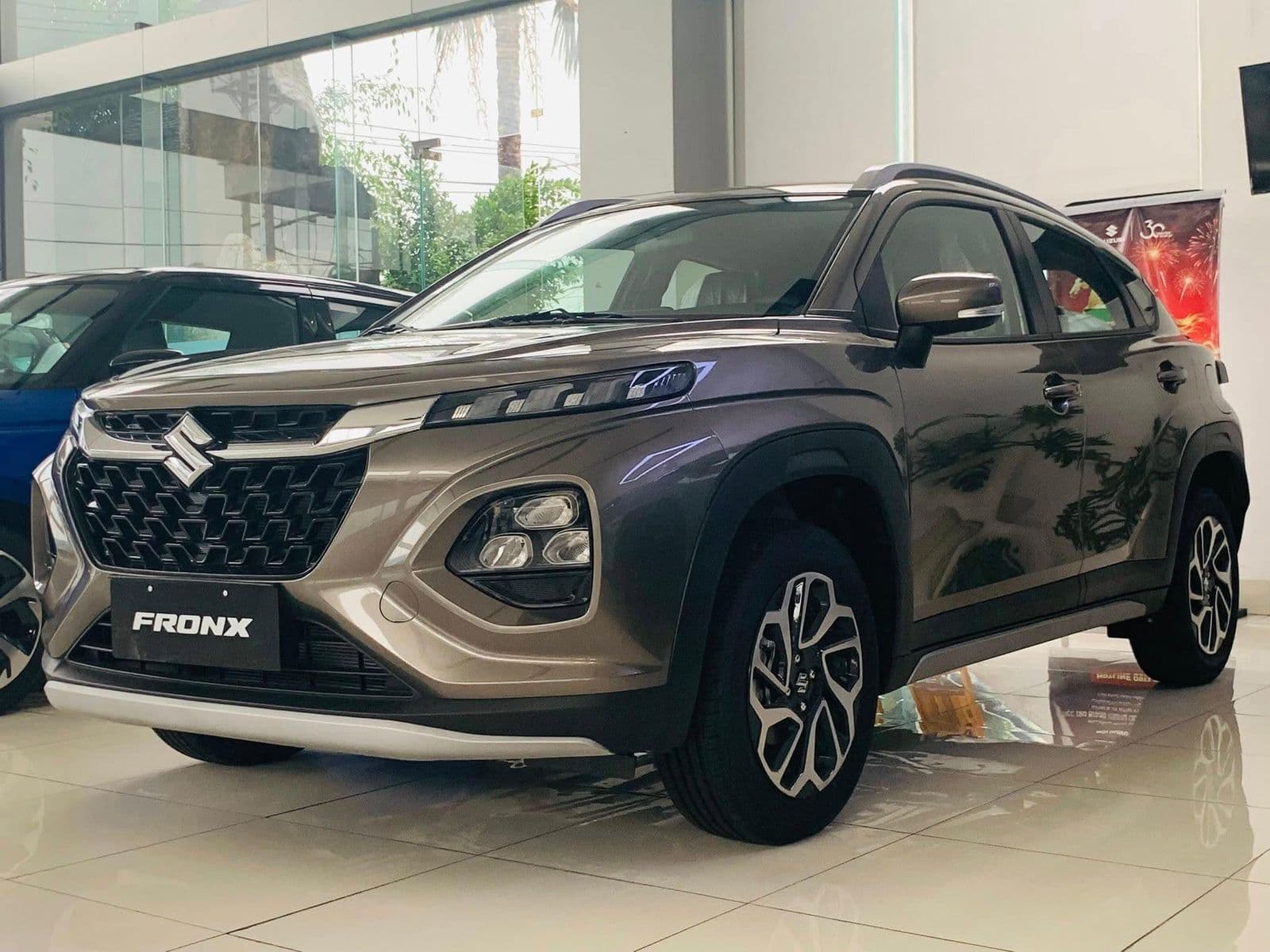 Suzuki Fronx chạm đáy giá mới: giảm tới 90 triệu vẫn khó thuyết phục