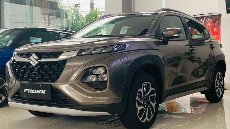 Suzuki Fronx chạm đáy giá mới: giảm tới 90 triệu vẫn khó thuyết phục