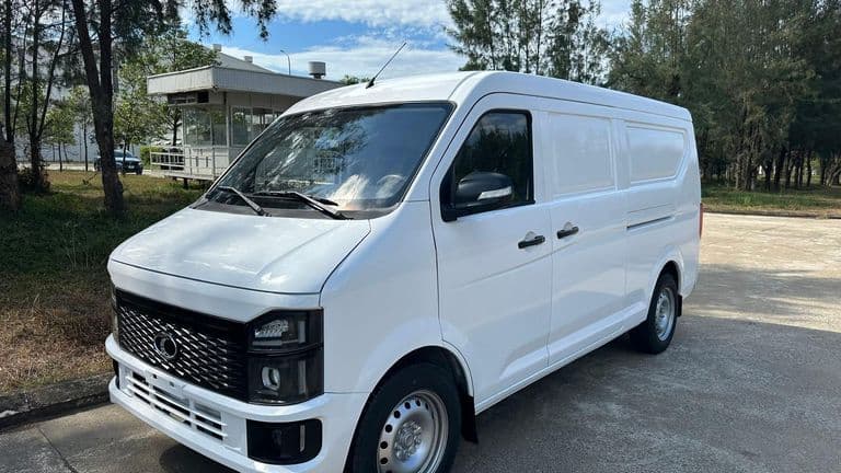 Cận cảnh xe tải van điện Towner E của Thaco  Auto