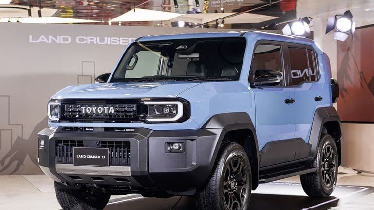 Toyota Land Cruiser FJ 2026 có giá hơn 1 tỷ