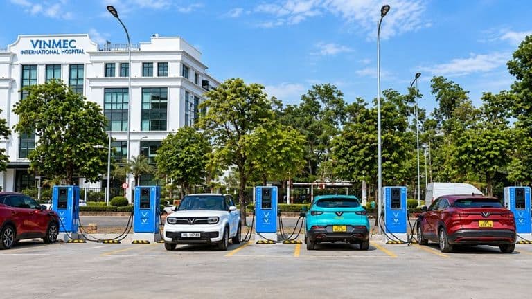 V-Green chính thức vận hành trạm sạc ô tô điện VinFast lớn nhất Việt Nam