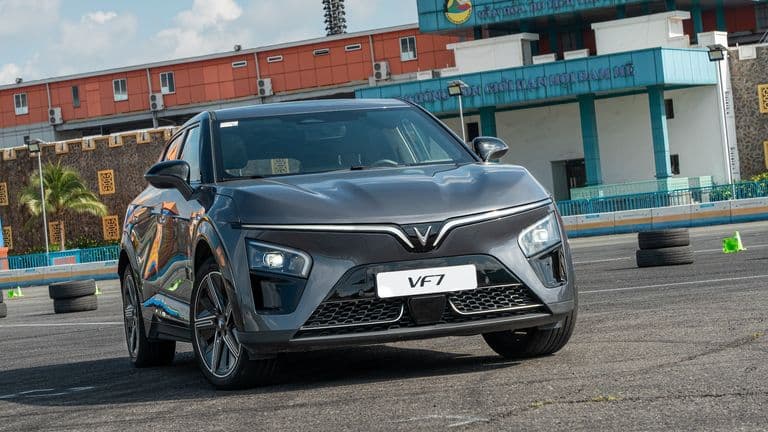 VinFast bàn giao 9.903 ô tô điện trong tháng 2/2026