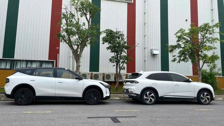 VinFast VF8 hoàn toàn mới xuất hiện trong nhà máy Hải Phòng