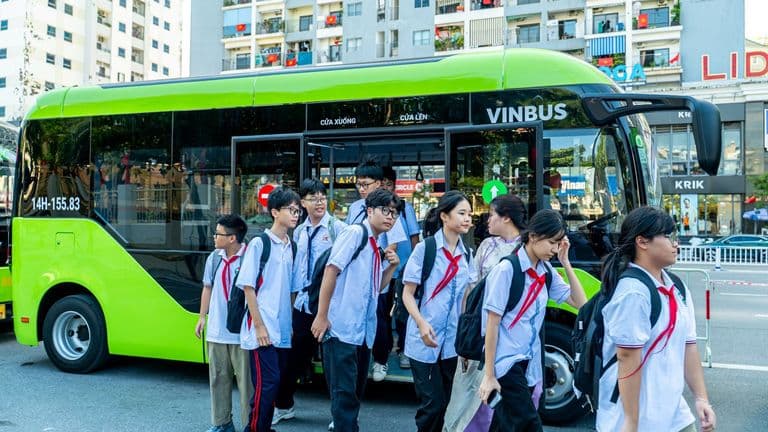 50 xe Vinbus đưa đón học sinh miễn phí tại Quảng Ninh
