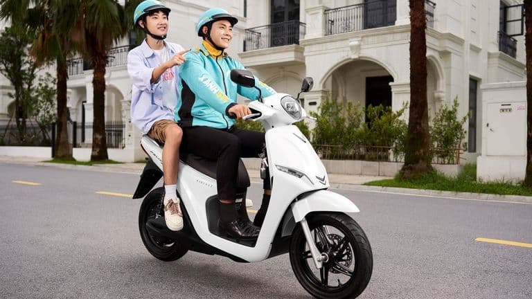 GSM miễn phí thuê và đổi pin 3 năm cho tài xế Xanh SM Bike