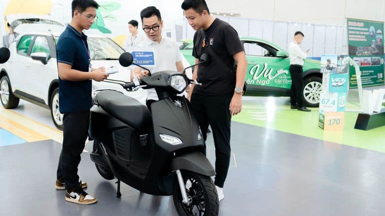 Dân công sở thoải mái vi vu cả tuần với VinFast Vero X