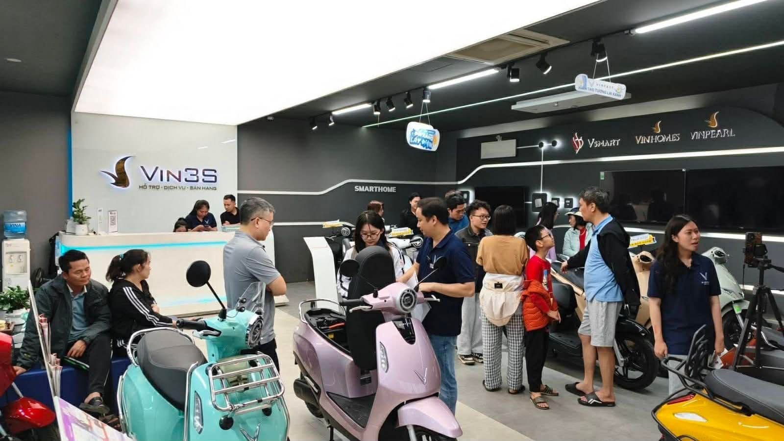 Xe máy điện VinFast lập kỷ lục doanh số chưa từng có