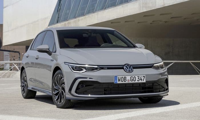 Volkswagen Golf eTSI 2025