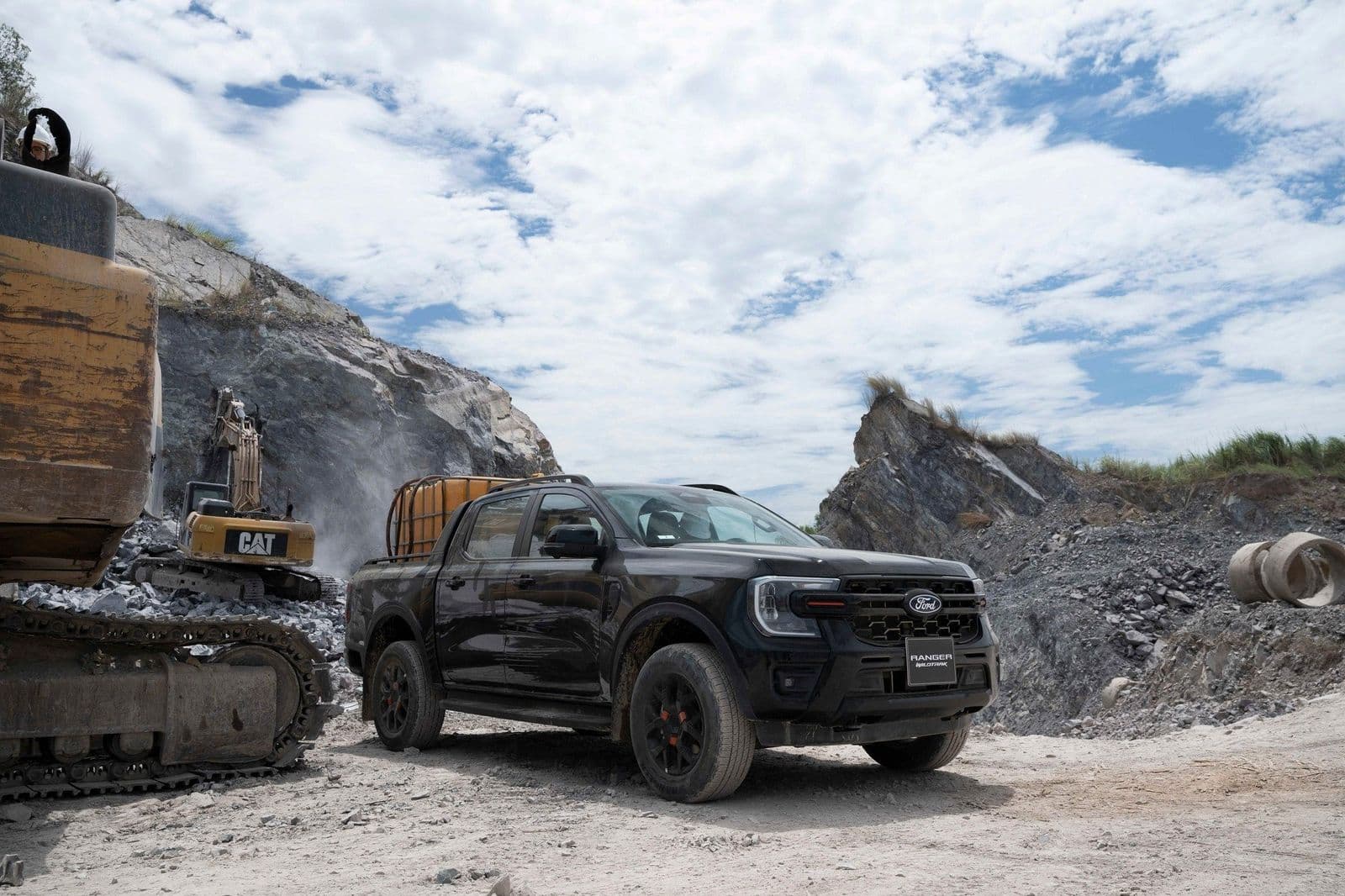 Ford Ranger Wildtrak 2026 ra mắt, giá từ 949 triệu đồng