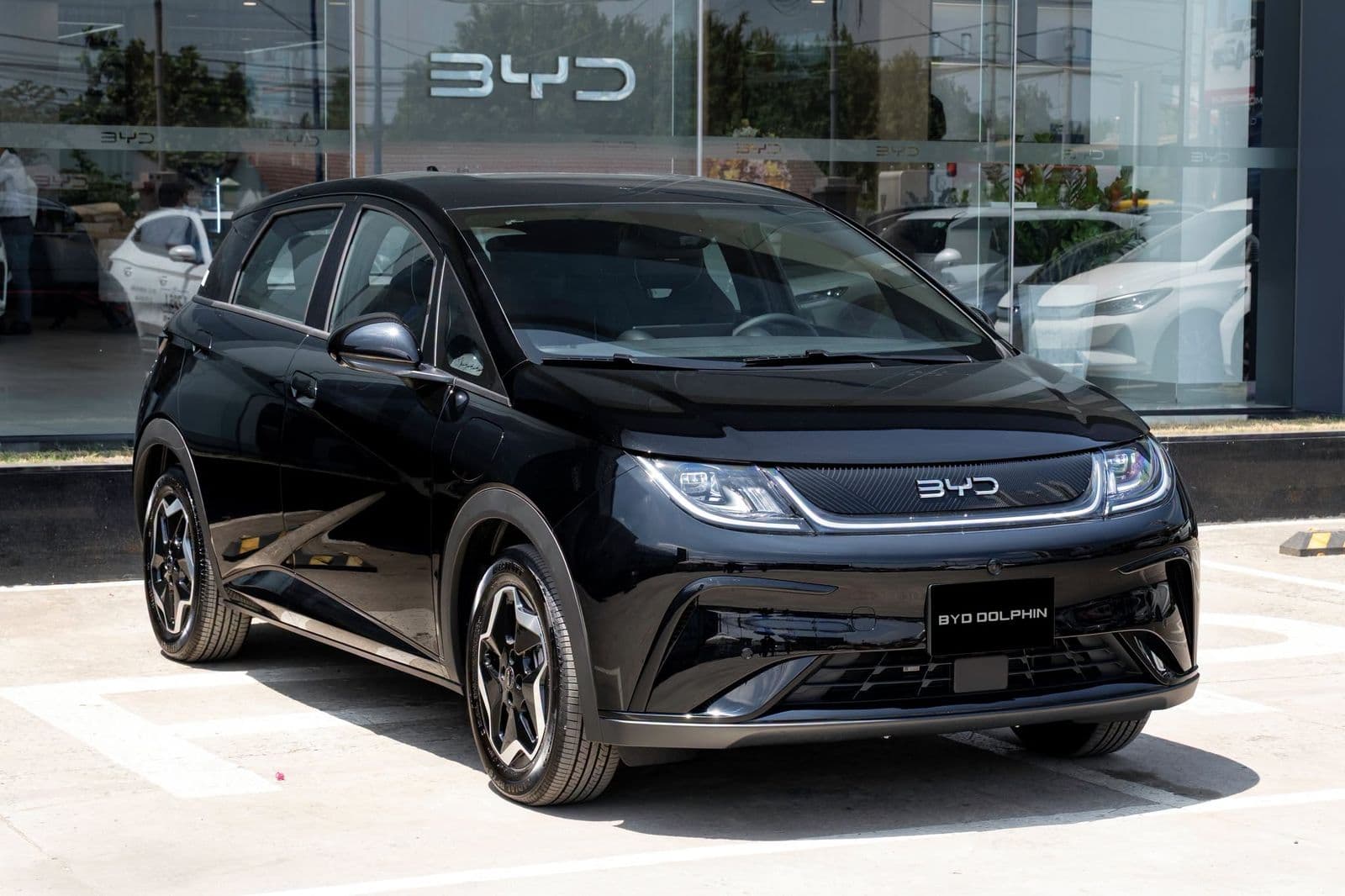 BYD Dolphin chính thức ra mắt Việt Nam: Hatchback cỡ B nhập Thái, giá từ 499 triệu đồng