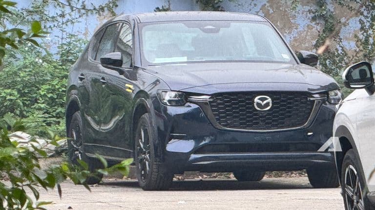 Mazda CX-60 xuất hiện tại Hà Nội, mọi người đoán giá thử?