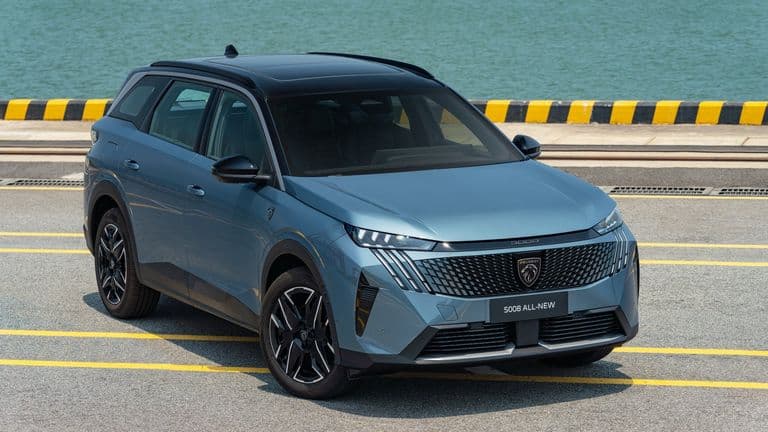 Peugeot 5008 thế hệ mới có giá từ 1,379 tỷ đồng tại Việt Nam