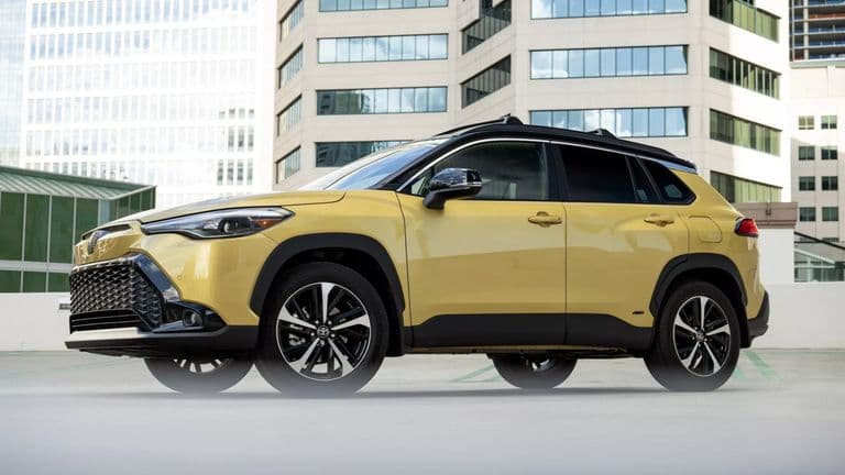 Có vẻ như Toyota dồn lực sản xuất ô tô hybrid, 'bài' xe điện
