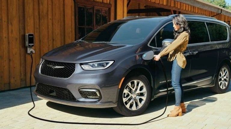Xe PHEV tiêu thụ nhiên liệu thực tế cao gấp 3 lần quảng cáo