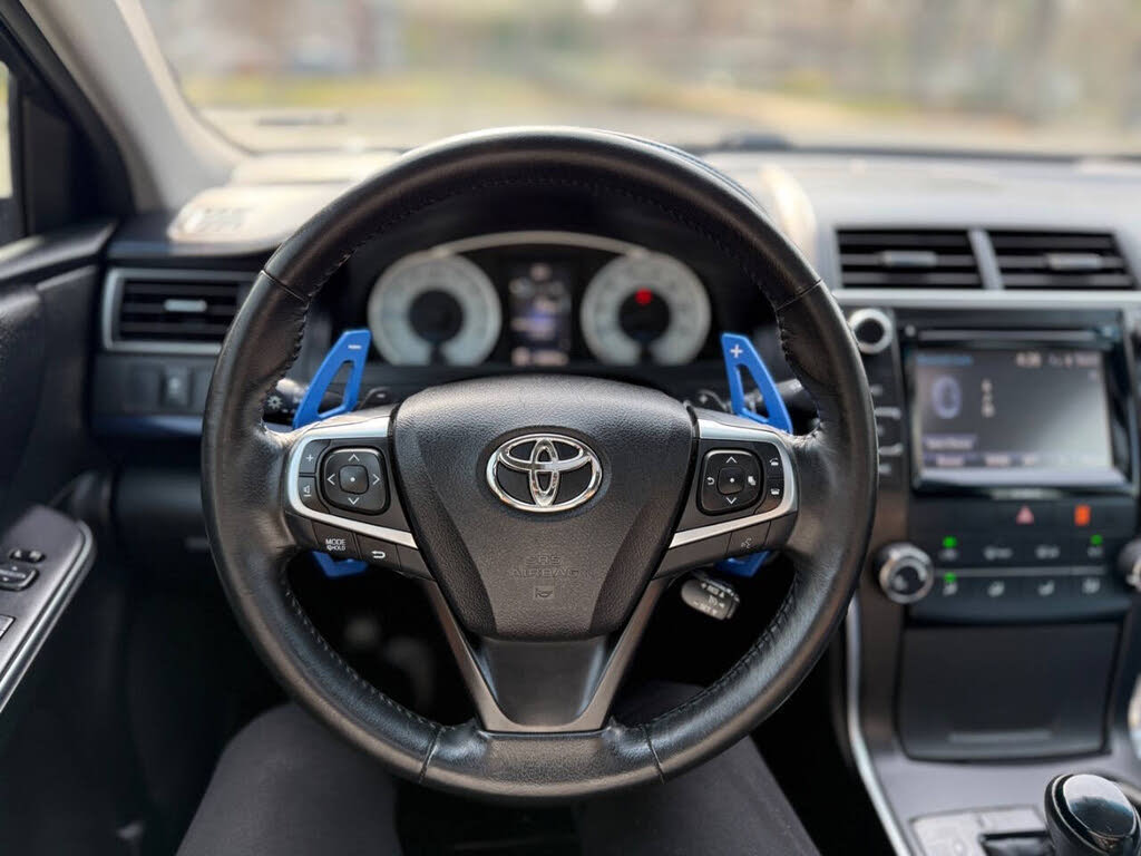 2016_toyota_camry-pic-1910265051550693639-1024x768