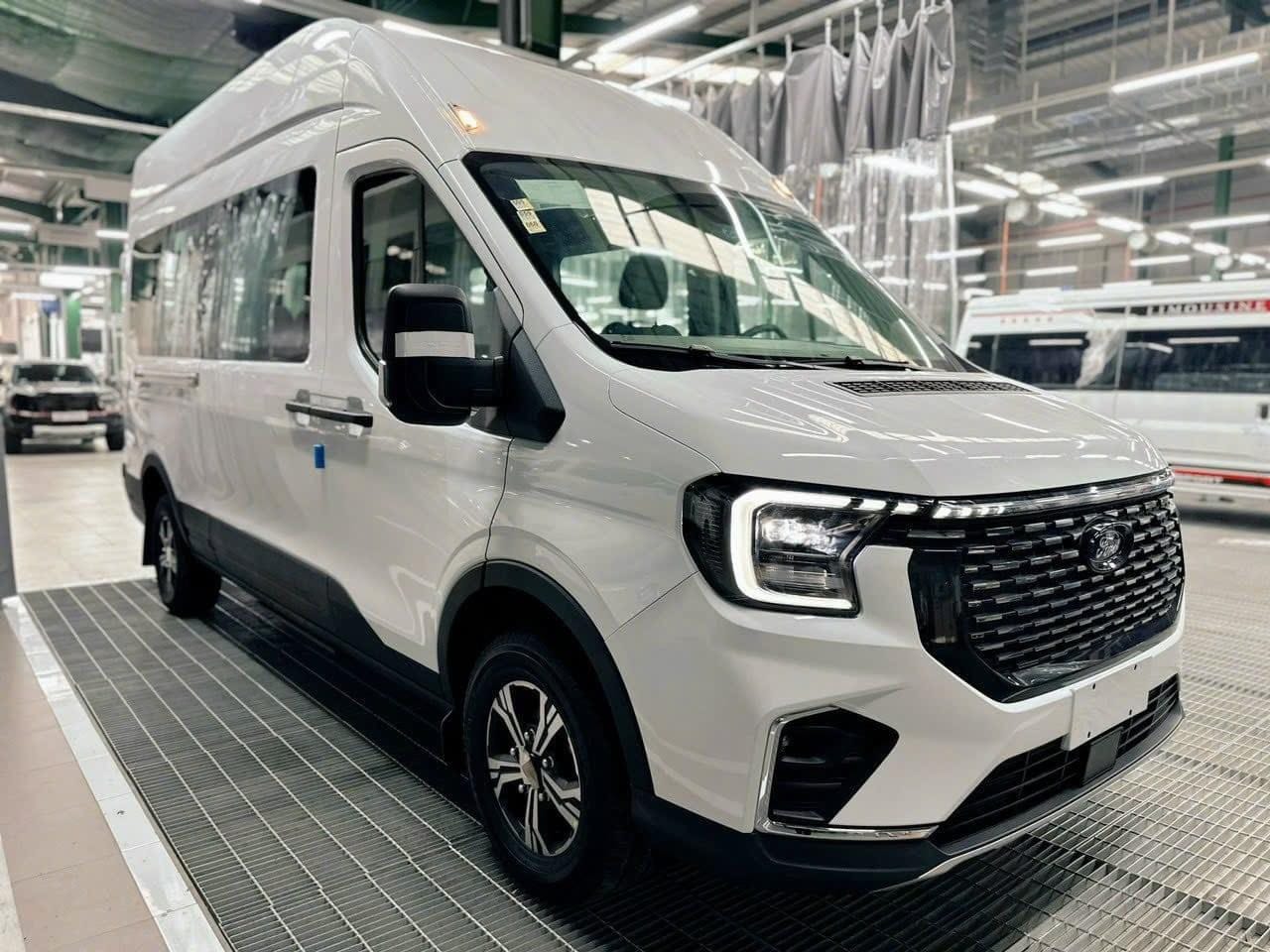 ford transit 18 cho (3)