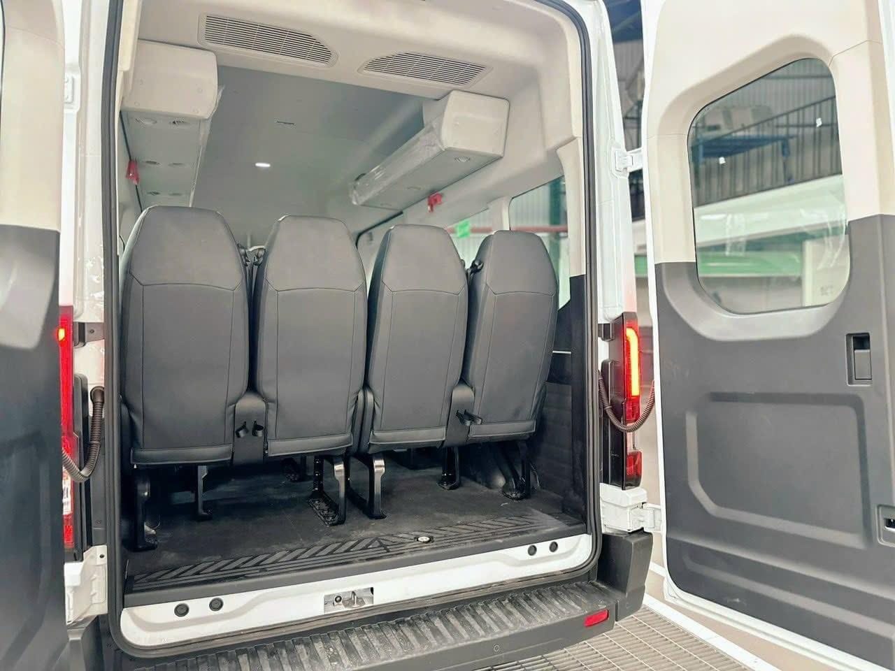 ford transit 18 cho (4)