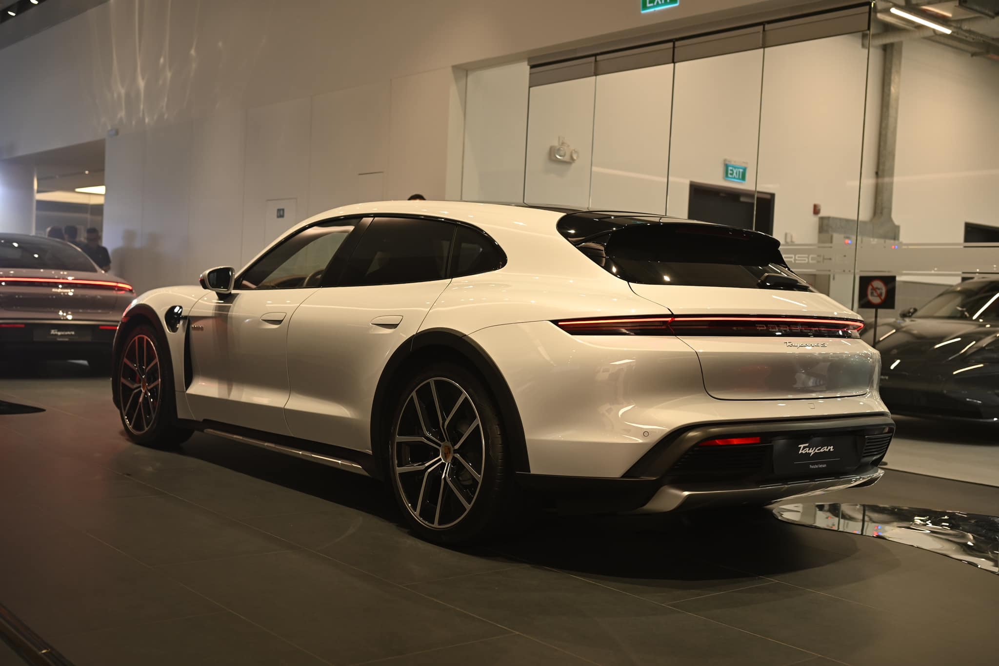 porsche taycan 8