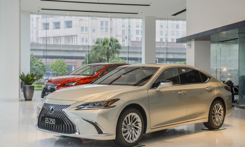 LexusES3jpg-1632029603