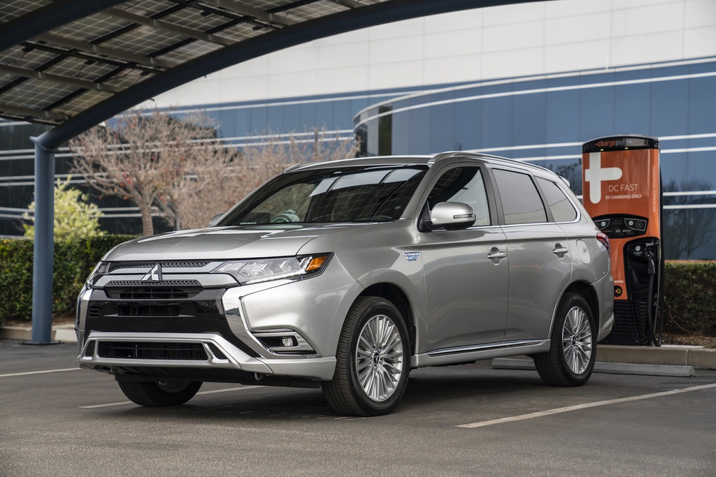 Outlander PHEV mới