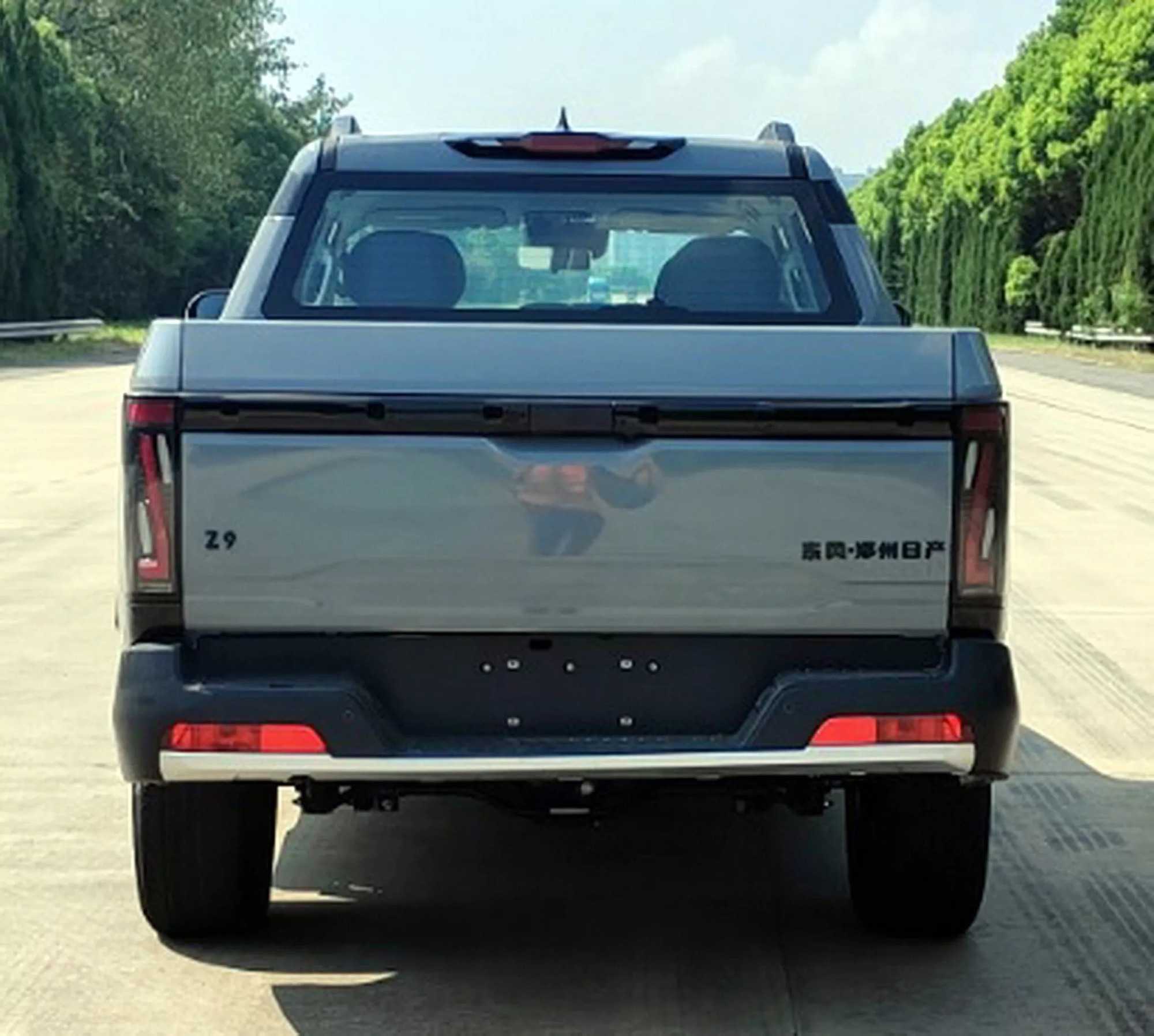 nissan-z9-navara-002-2048x1839-1