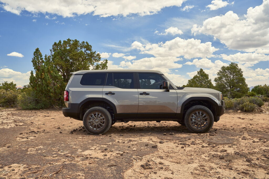 toyota land cruiser prado 2024 (5)