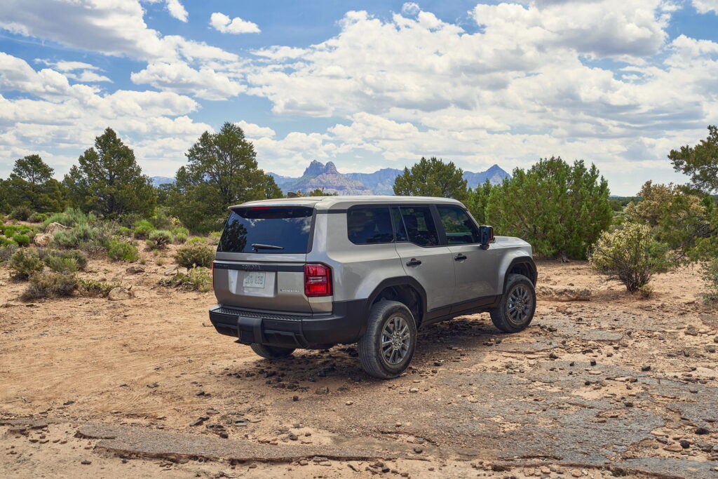 toyota land cruiser prado 2024 (6)