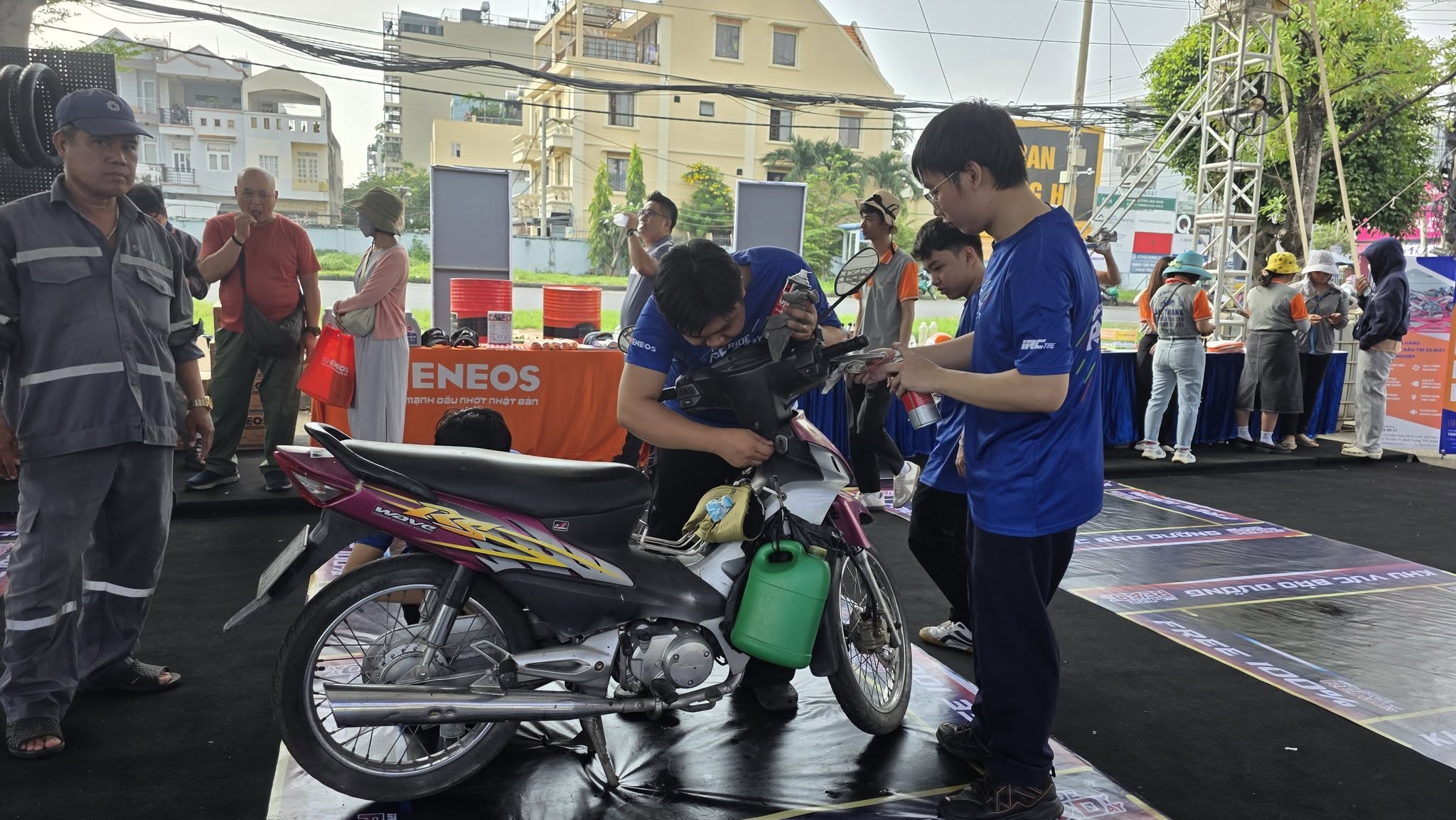 605531032_26106363255614429_5031036724611573566_n