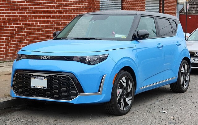 640px-2023_Kia_Soul_GT-Line_face