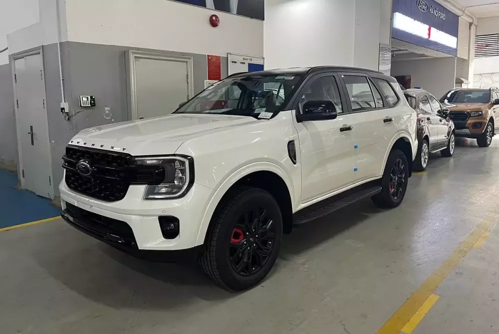 ford-everest-sport-dac-biet-1-0e