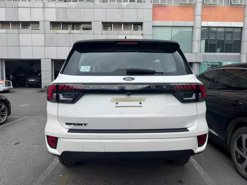 ford-everest-sport-dac-biet-2-d4