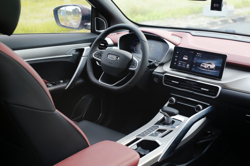 Geely Coolray 06