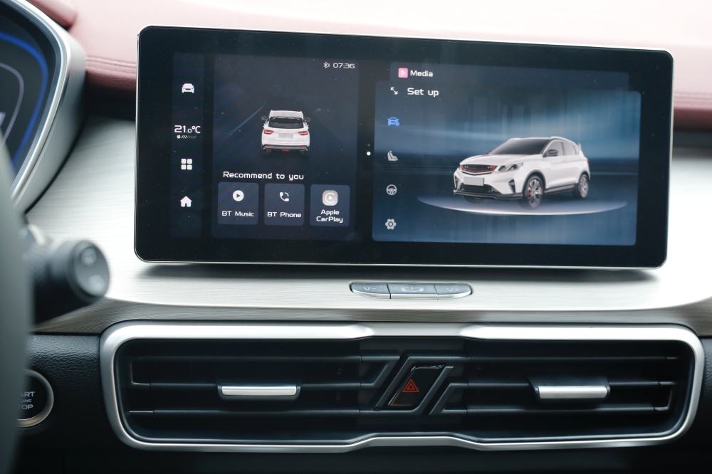 Geely Coolray 13