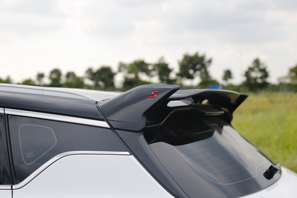 Geely Coolray 48