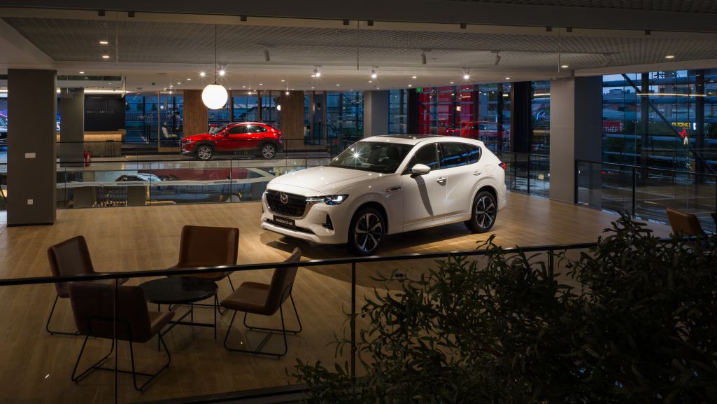 mazda showroom_101225_14