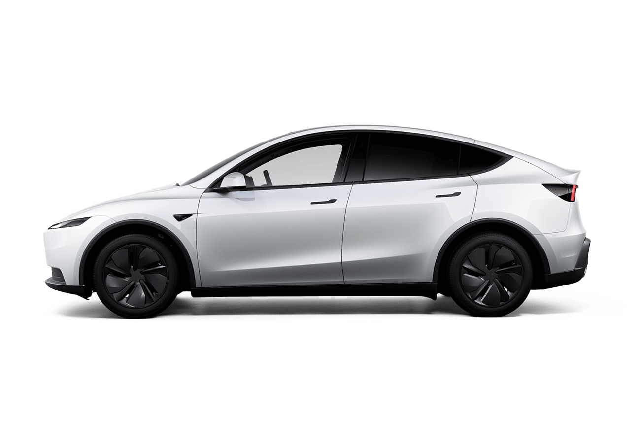 Tesla_Model_Y_Standard_4