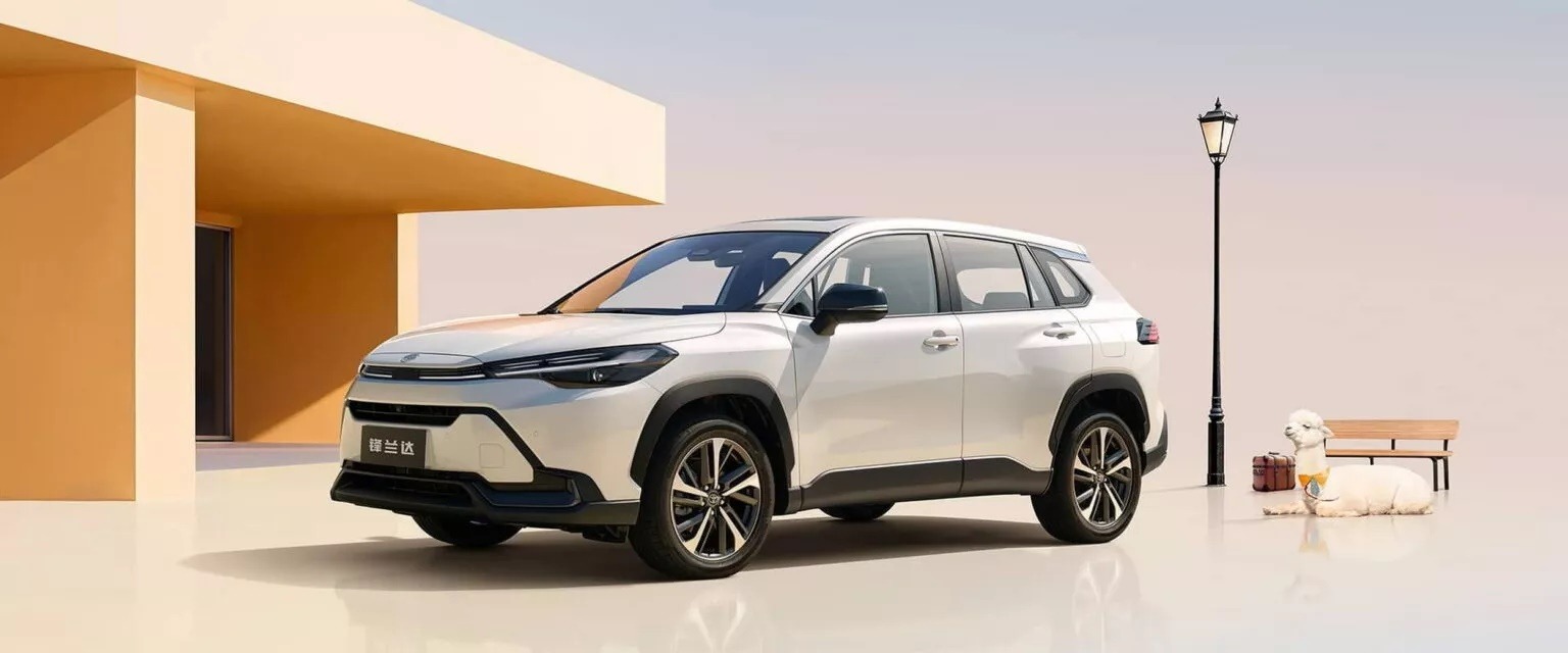 toyota-corolla-cross-ban-trung-q
