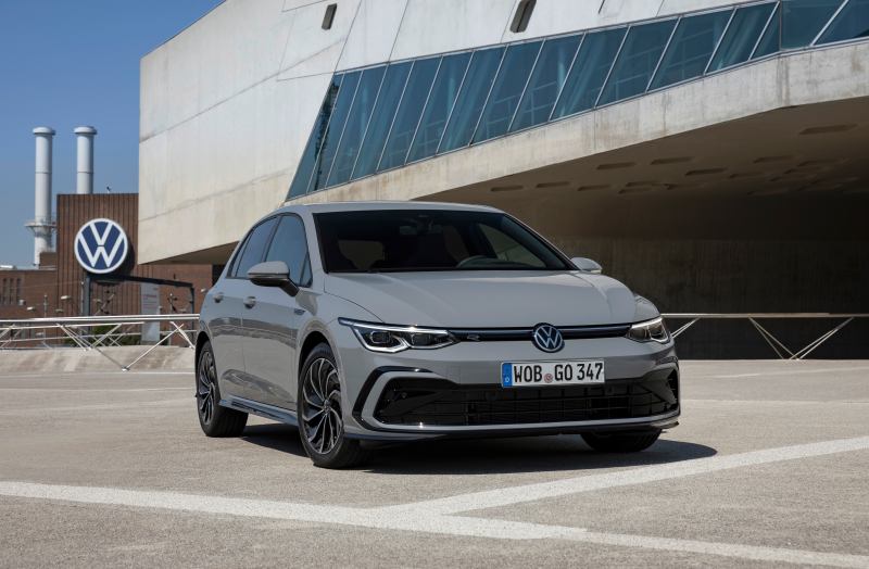 vw-golf-2025-09