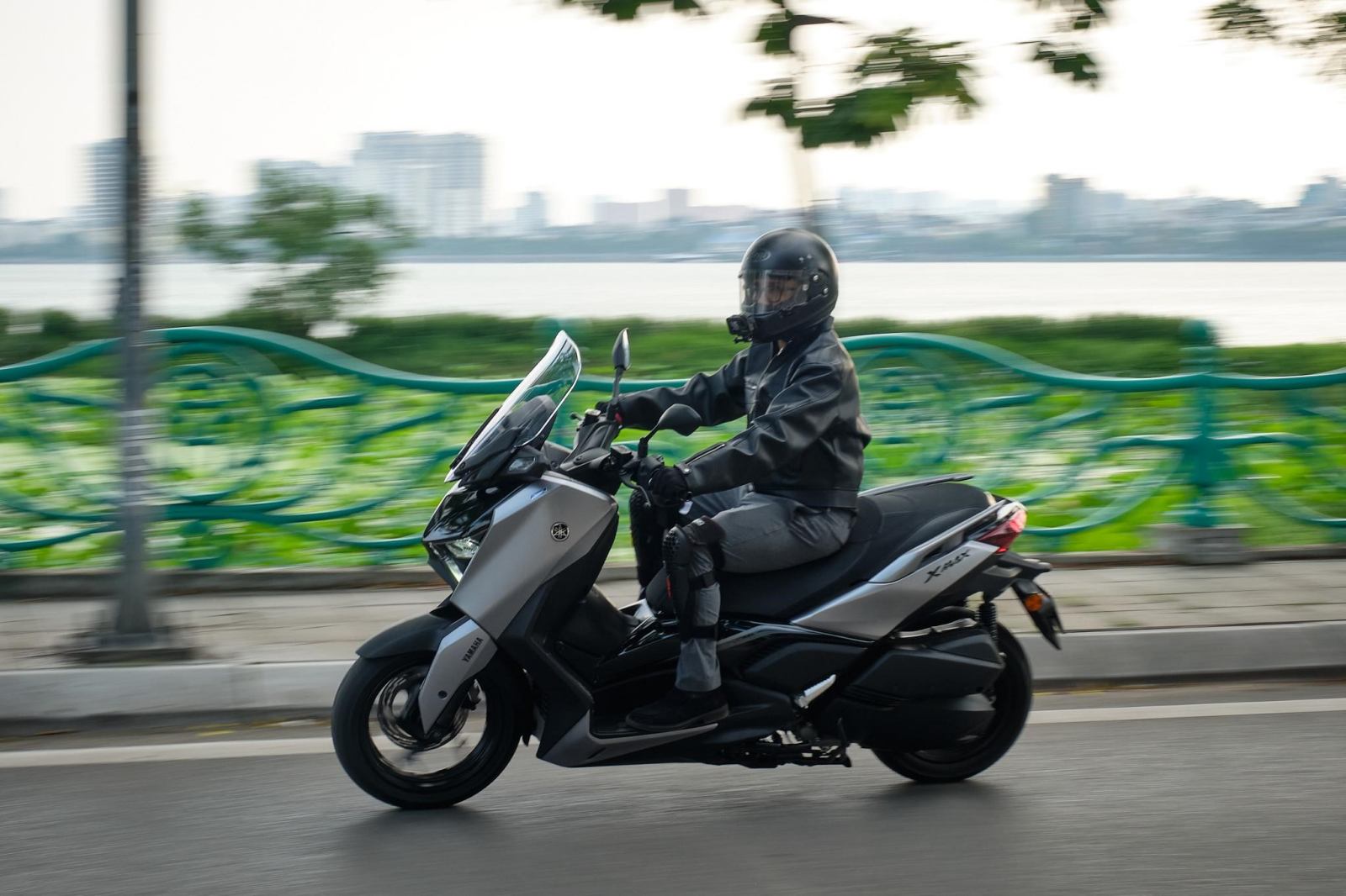 yamaha-xmax-autoblog-04