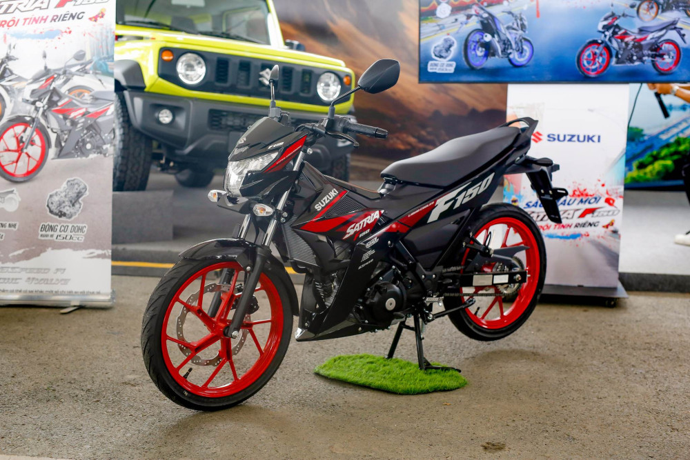 Qua thời gian phát triển, mẫu xe này không chỉ đáp ứng nhu cầu di chuyển của giới trẻ đam mê tốc độ mà còn trở thành “người bạn đồng hành” đáng tin cậy trên mọi cung đường, ngõ hẹp.