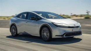 Toyota Prius – Biểu tượng tiên phong của xe hybrid, kết hợp hiệu suất và độ bền vượt trội