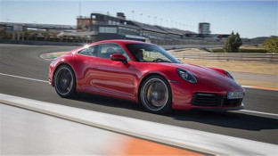 Porsche 911 Carrera S – Biểu tượng của cảm giác lái đỉnh cao trên đường đua