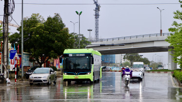 Tuyến xe buýt điện VinBus E06 tại Hà Nội.